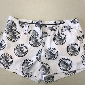 White Claw golf shorts (8)